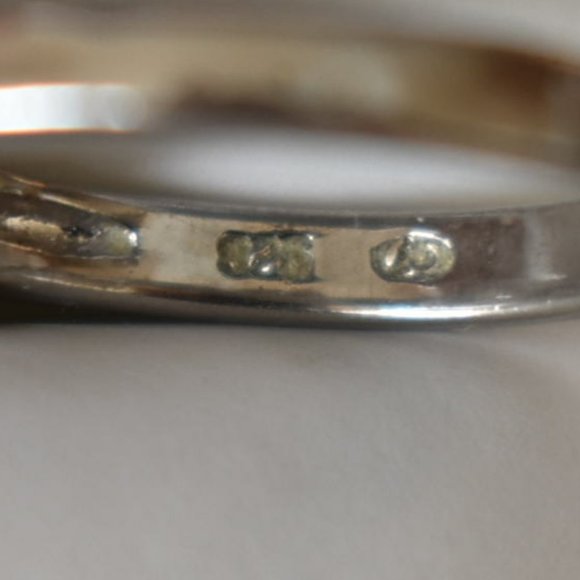 Sterling Silver Ring with 3 CZ Stones - Picture 8 of 8